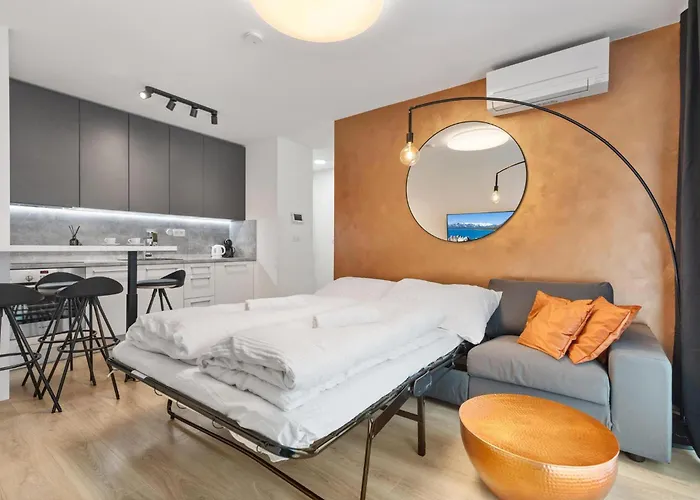 Lam Urban - Balcony *